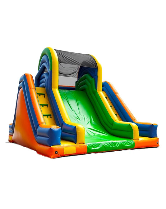 Toboggan gonflable coloré installé en extérieur