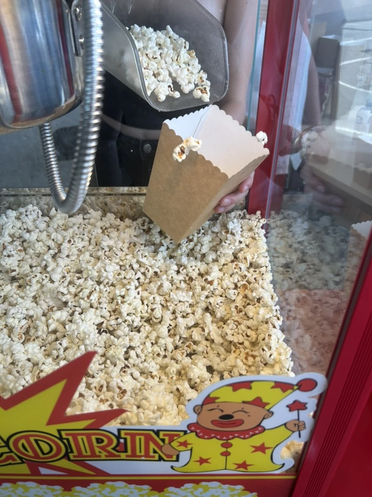 Machine à pop-corn, stands gourmands fête foraine By Anim