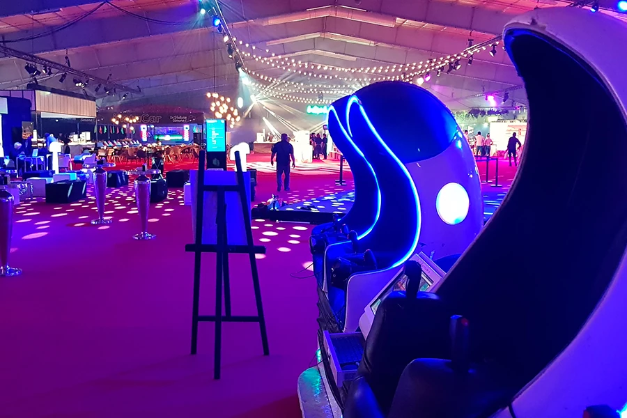 Espace d'animation avec jeux lors d'une soirée de séminaire